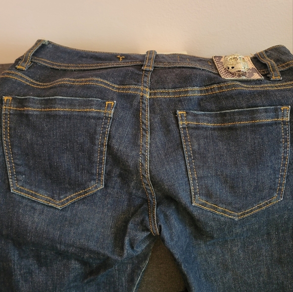 Denim - Picture 3 of 5
